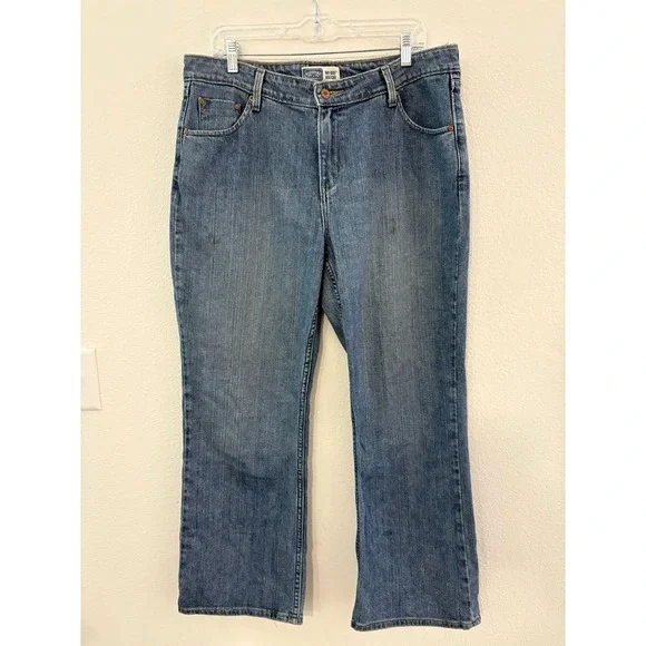 Signature by Levi's Strauss Womens Jeans Mid Rise Bootcut Sz 16 Short - Picture 1 of 8